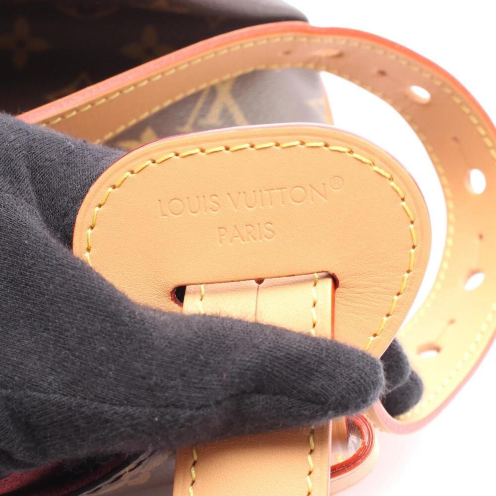 Louis Vuitton Shoulder Bags