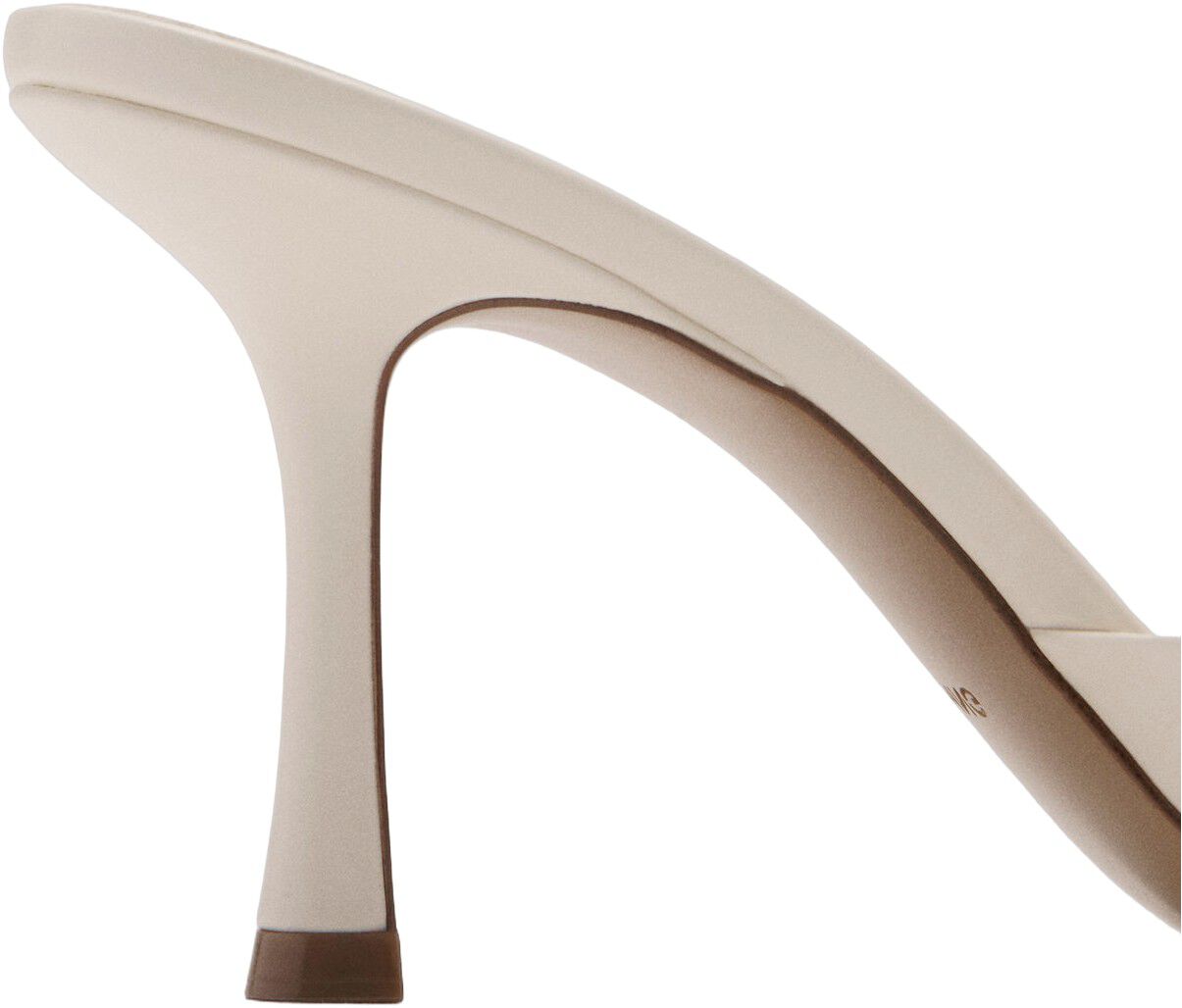 Pointed heel sandals