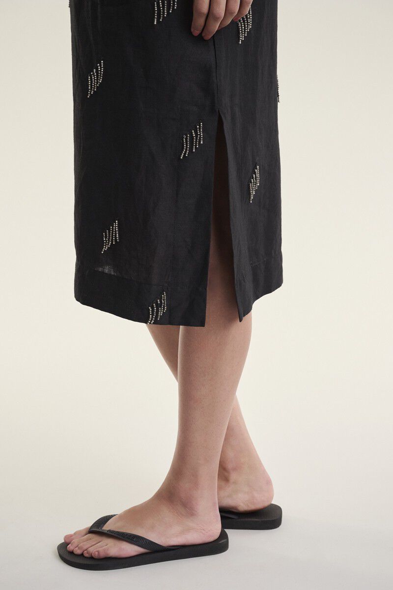 Airy linen kjole med perler