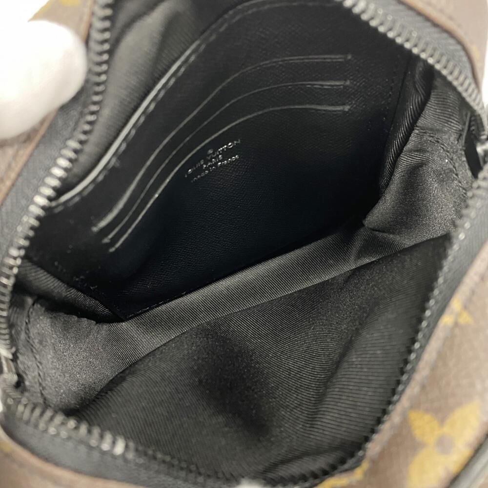 Louis Vuitton Shoulder Bags