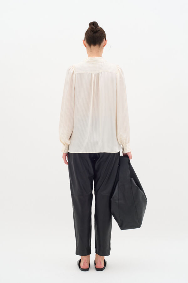 LarinaIW Shirt Premium