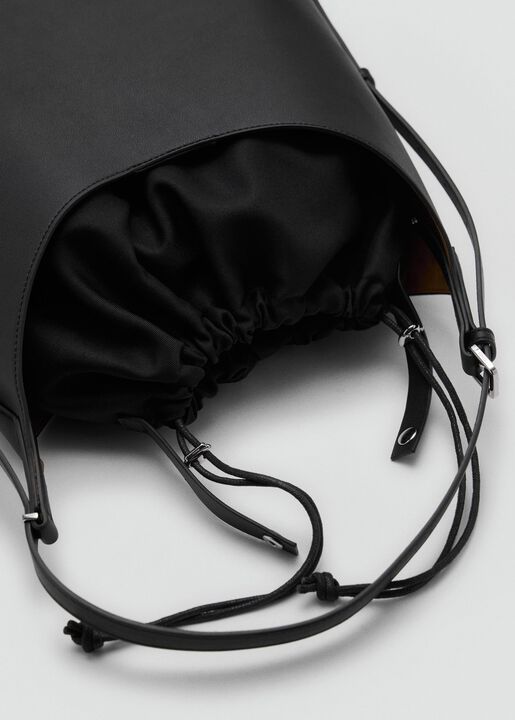 Shopper bag with buckle