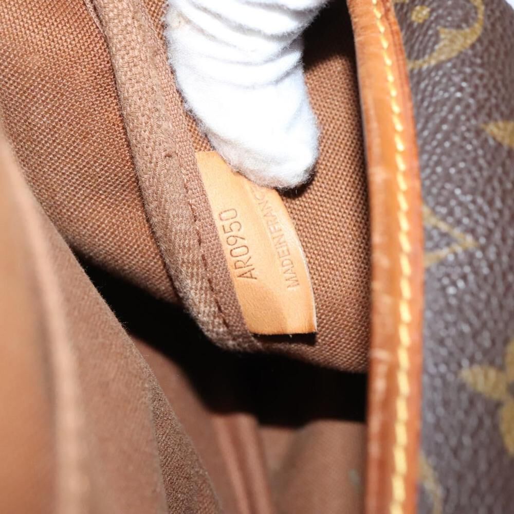 Louis Vuitton Saumur