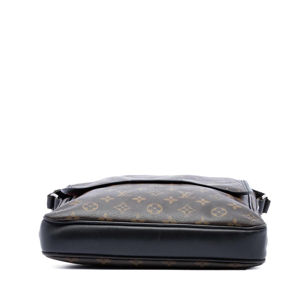 Louis Vuitton Crossbody Bag