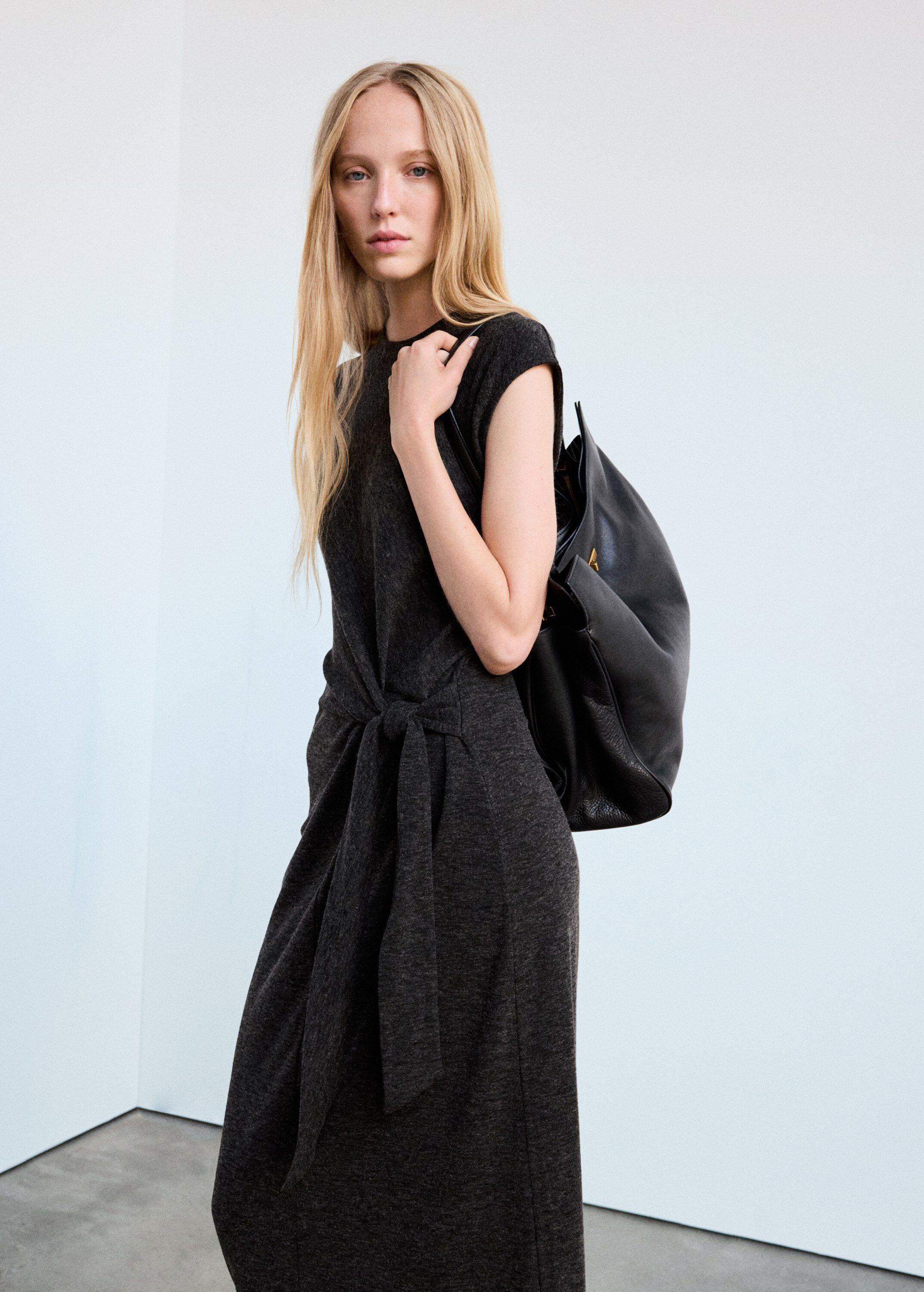 Knot knitted dress