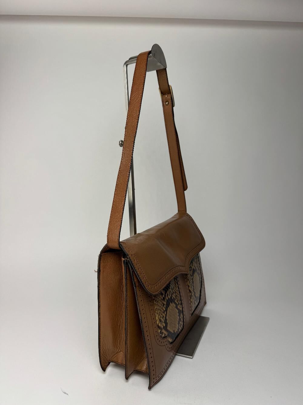 Yves Saint Laurent Shoulder Bag