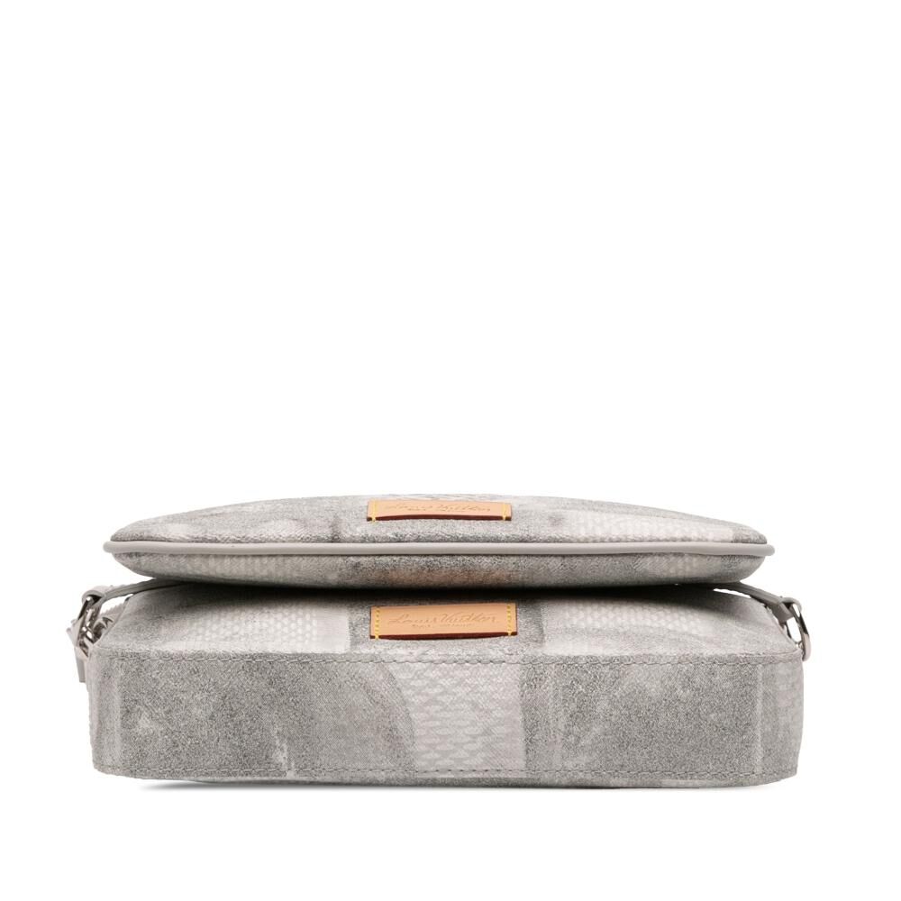 Louis Vuitton Messenger