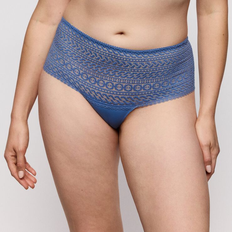 Montara luxury string