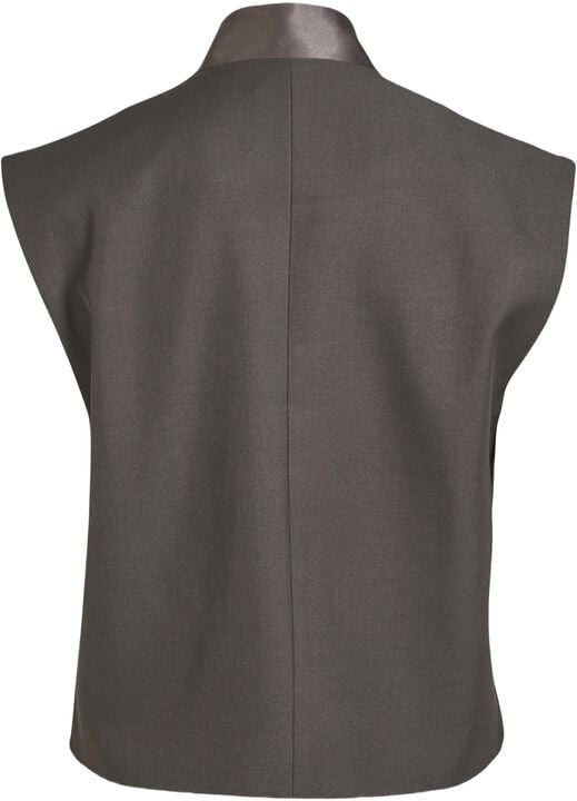Ariel Vest