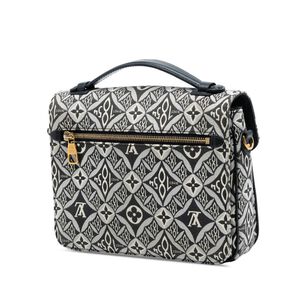 Louis Vuitton Pochette M&eacute;tis