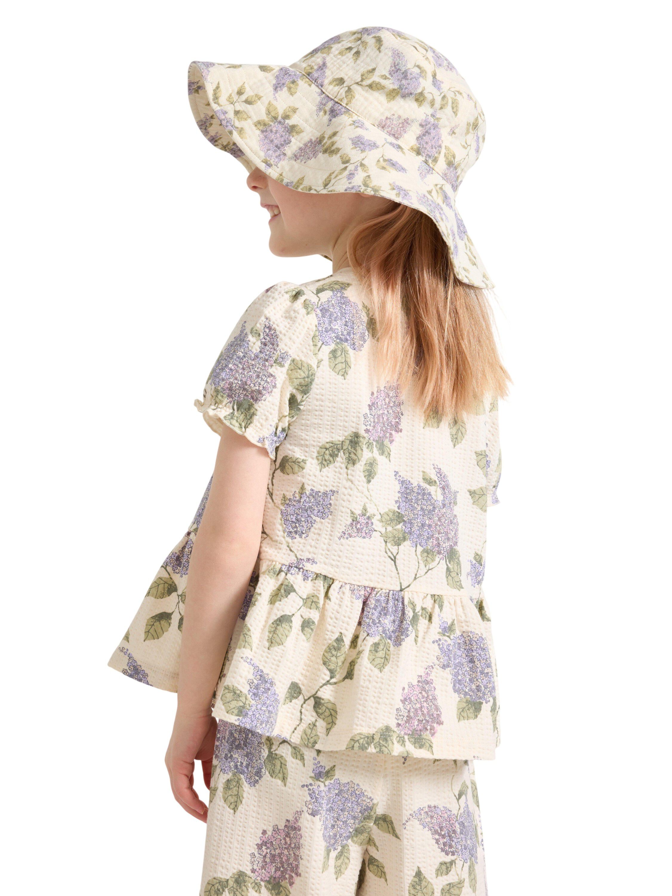 Short-sleeved top with peplum fit a