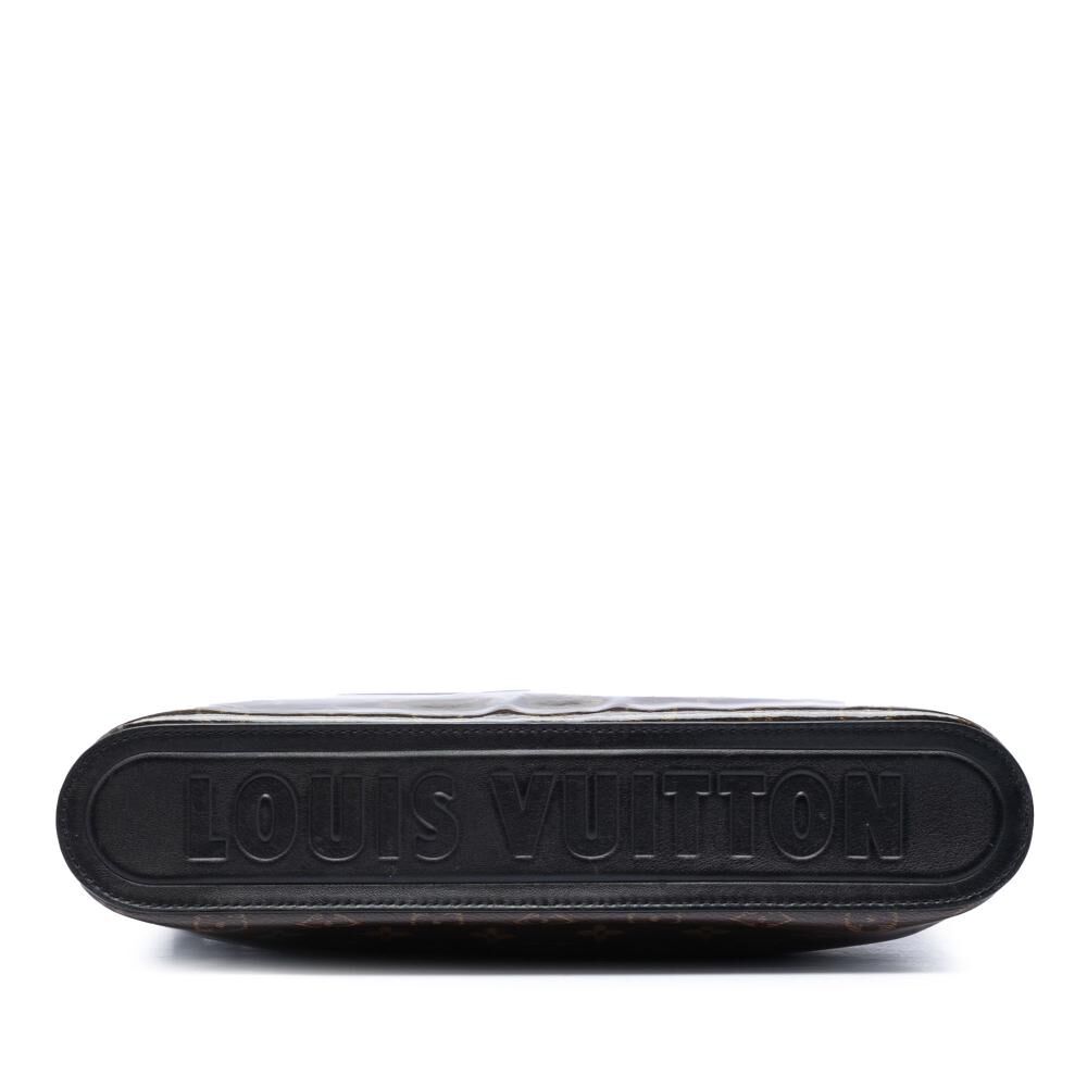 Louis Vuitton Clutch