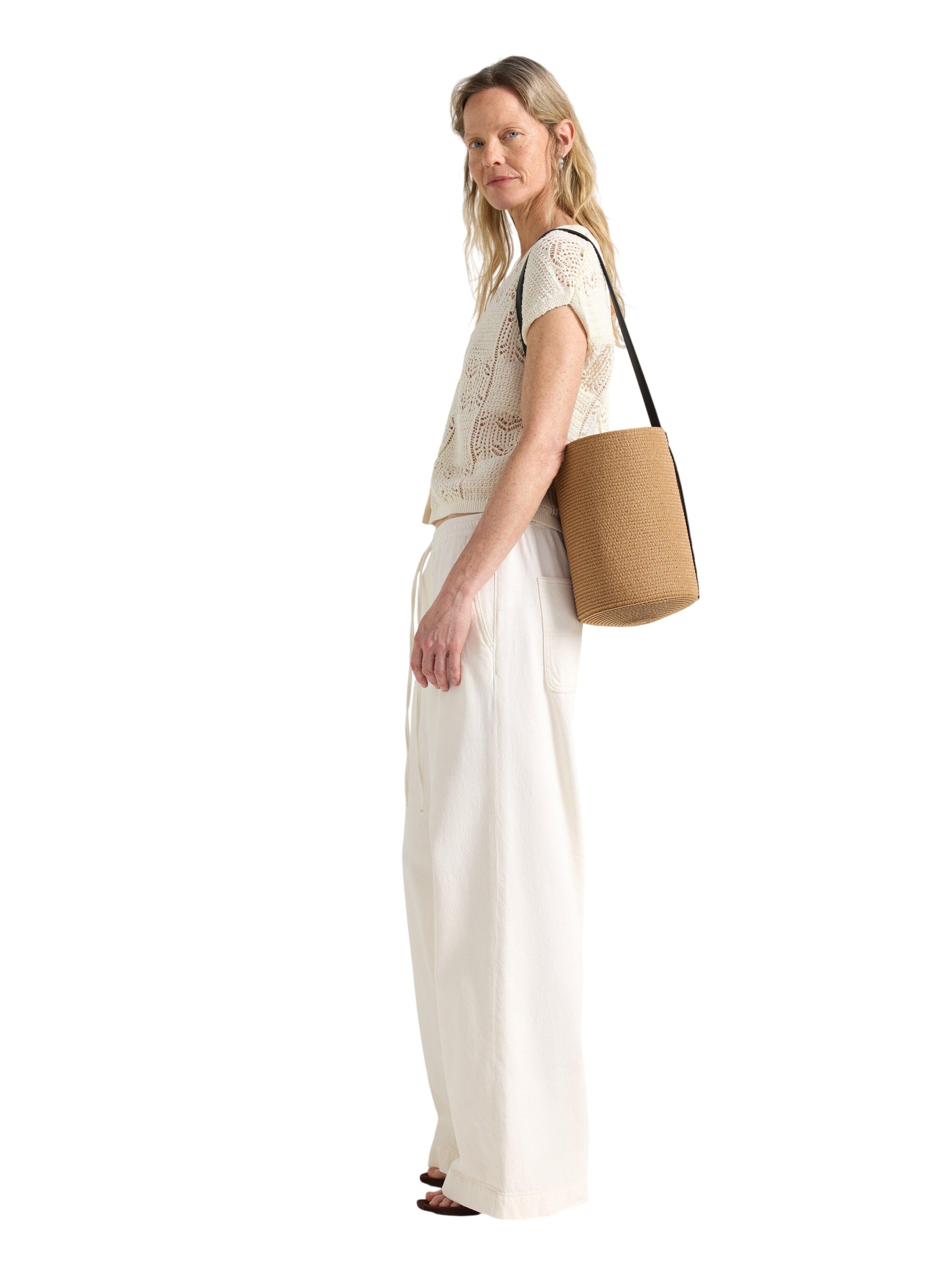 Wide-leg trousers with an elastic w