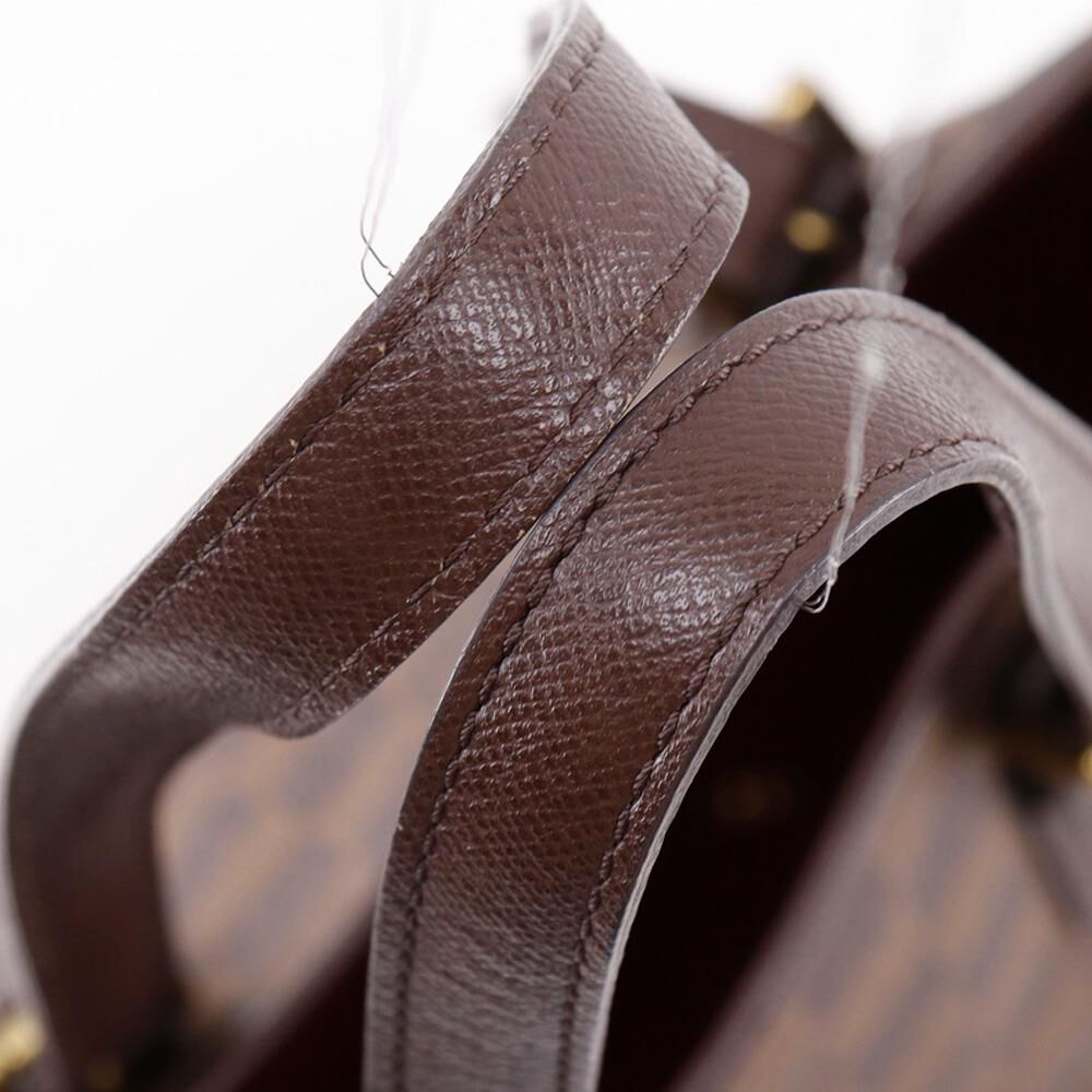 Louis Vuitton Marais