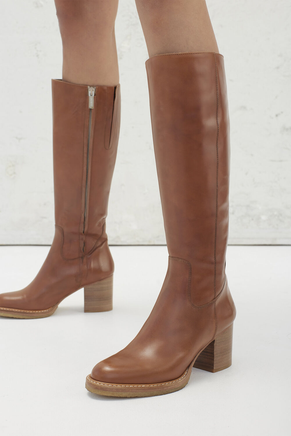 Langskaftet st&oslash;vle p&aring; blokh&aelig;l med l