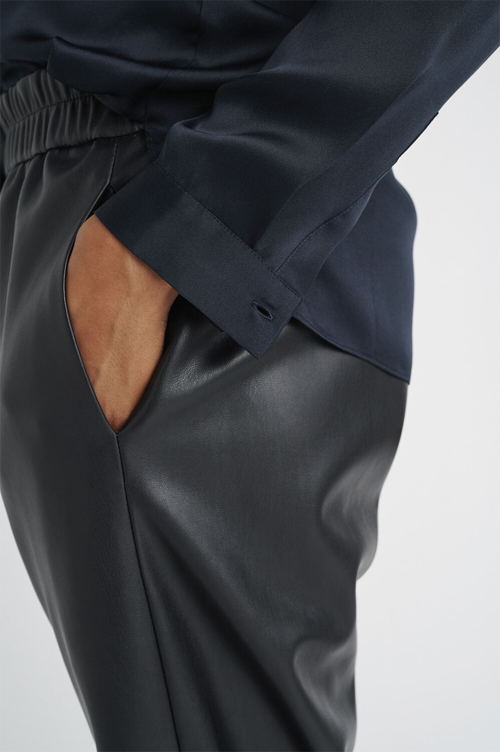 Leonore Shirt Premium - 100% Silk