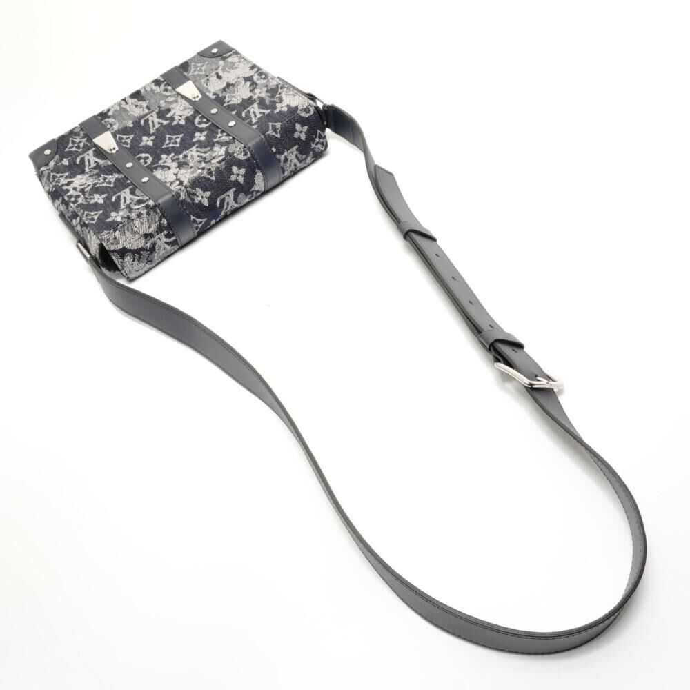 Louis Vuitton Shoulder Bags