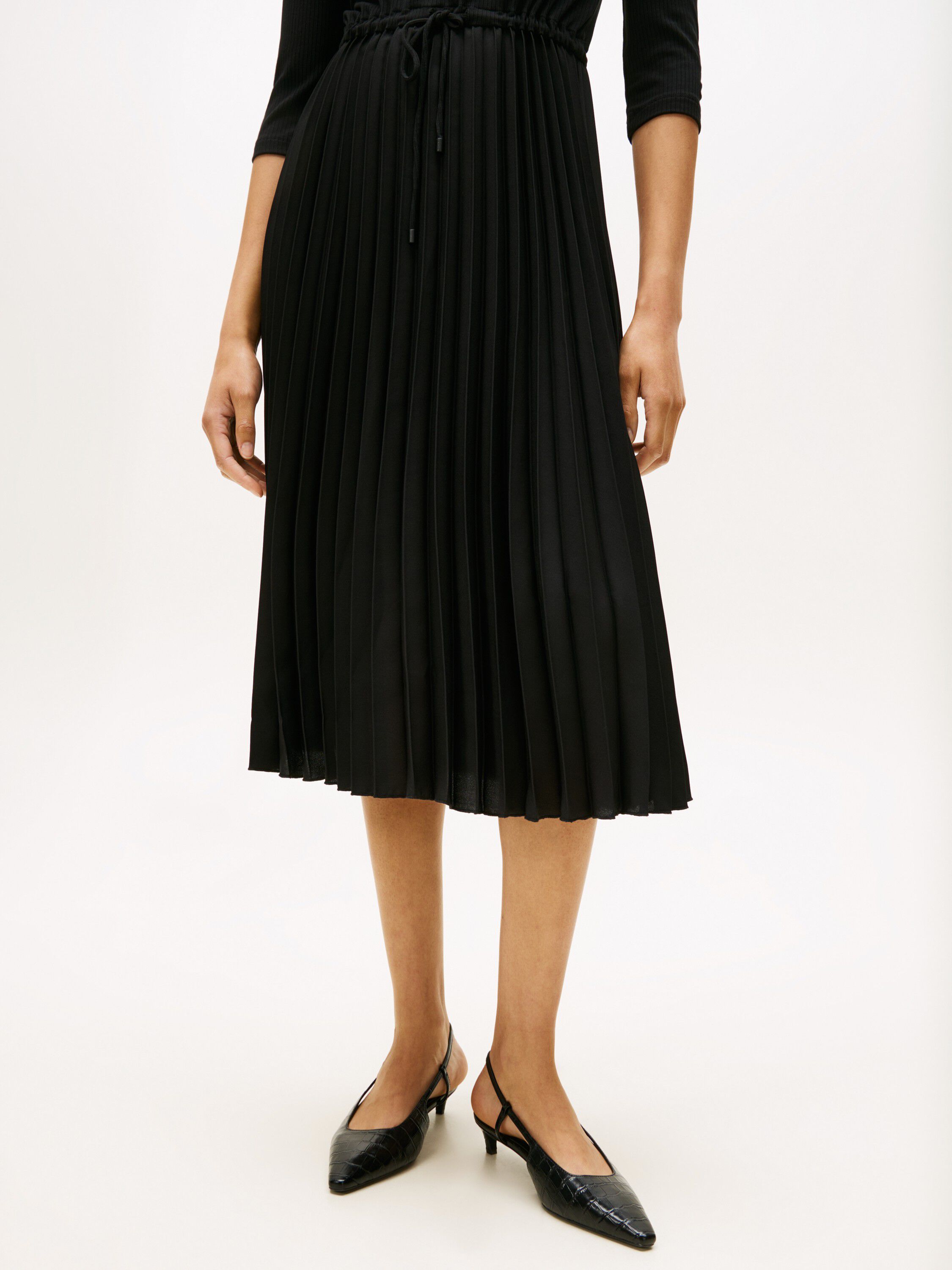 Ribbed Pleated Slim Midi Dress