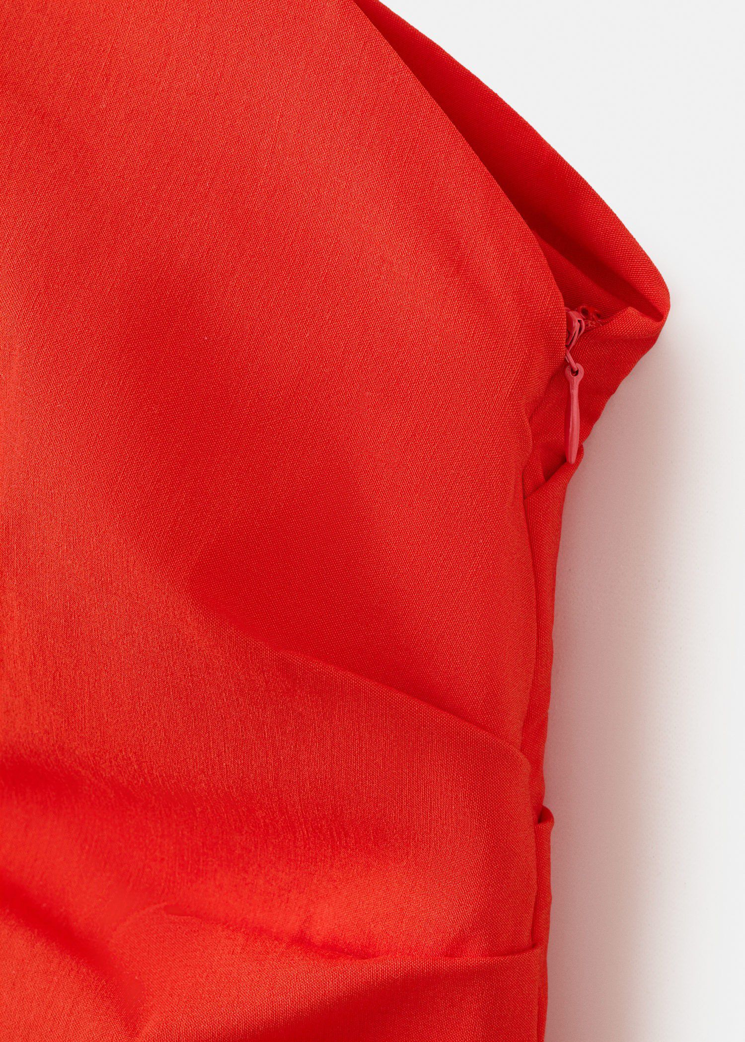 Asymmetric neckline dress with drap