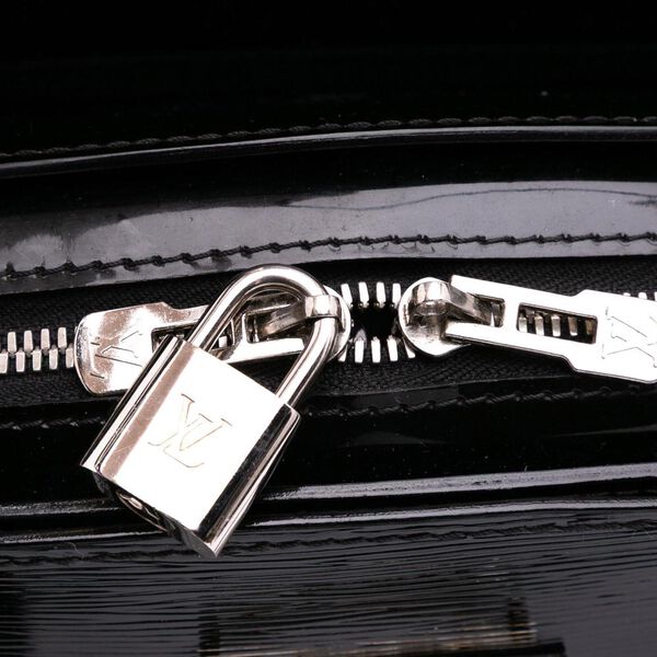 Louis Vuitton Pont Neuf