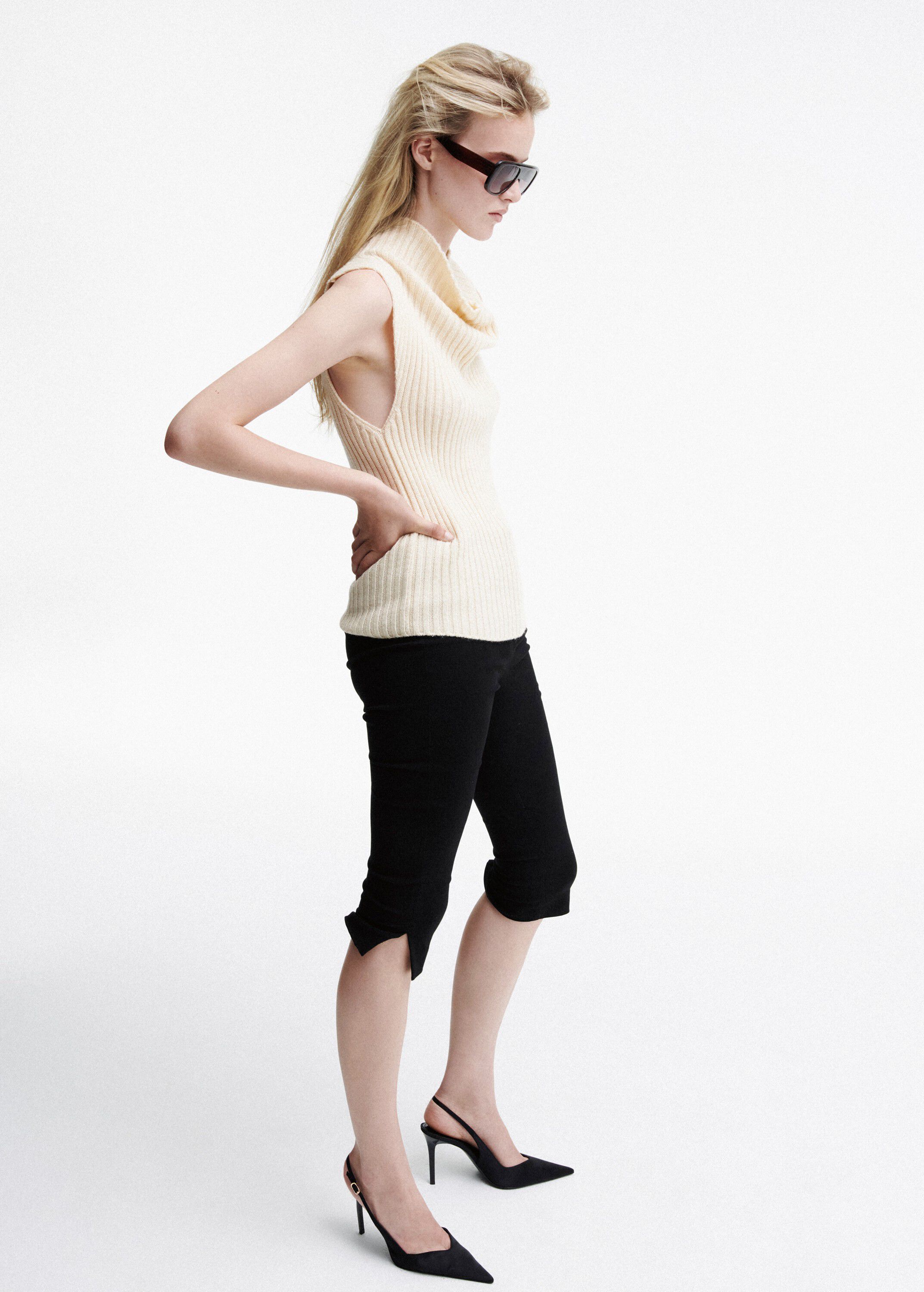 Turtleneck ribbed gilet