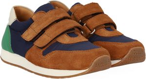 Running style sneaker