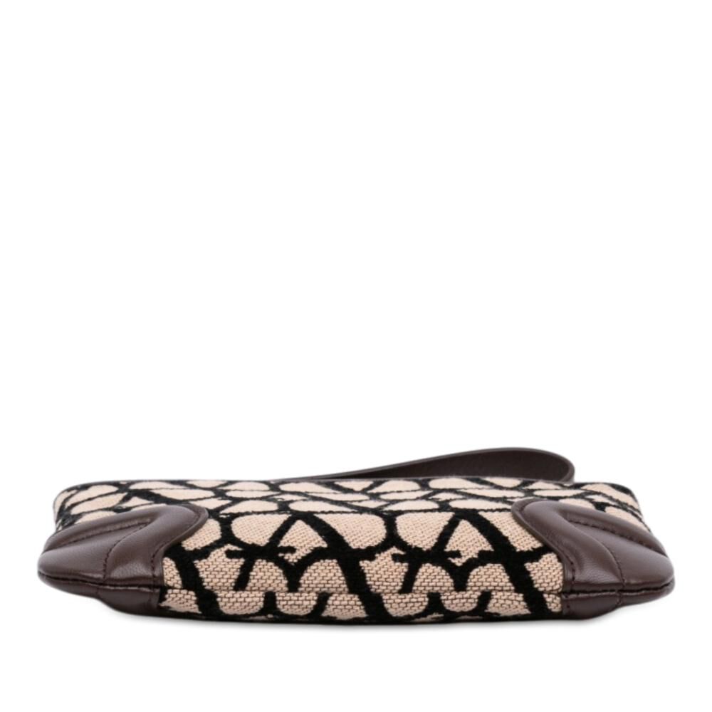 Valentino Pouch