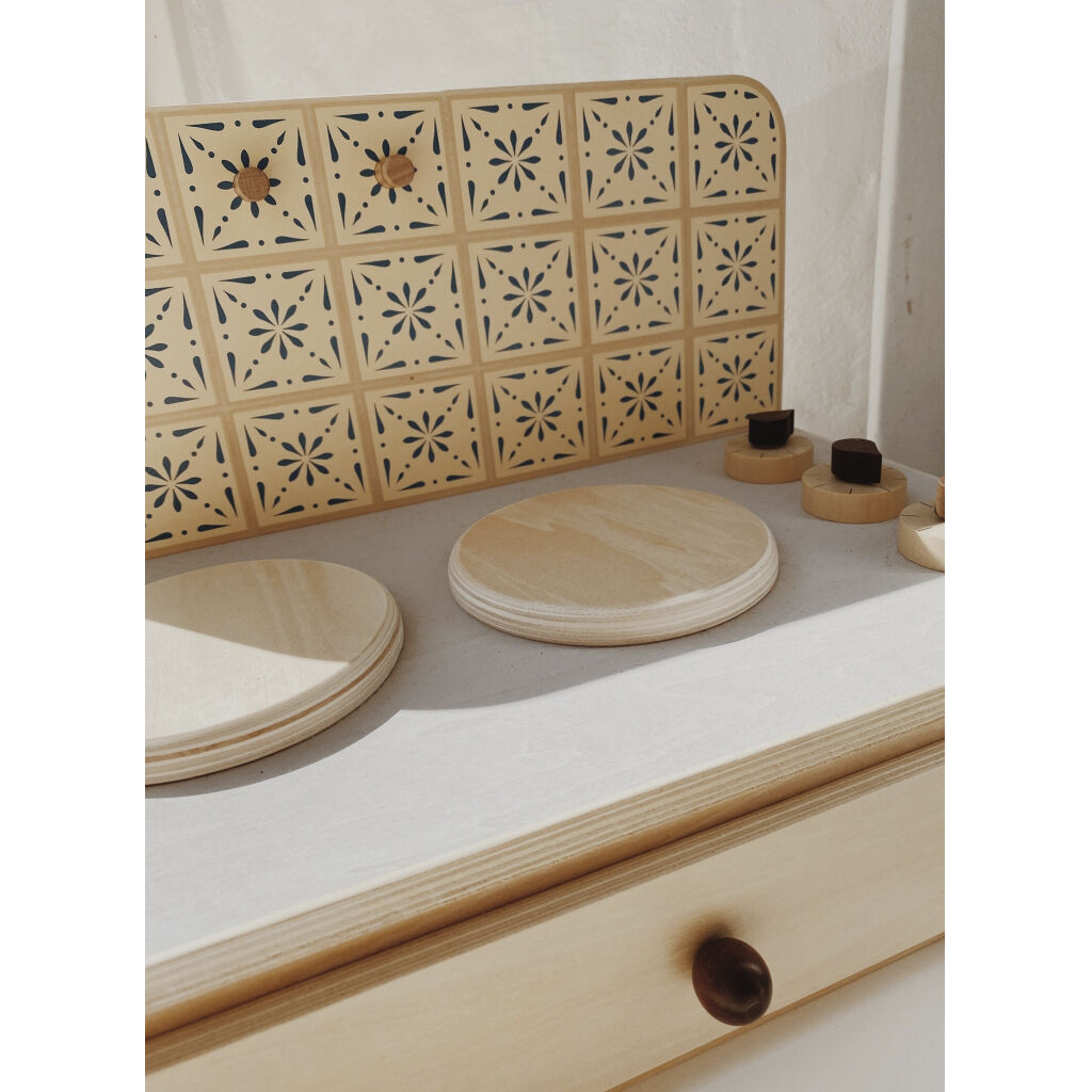 WOODEN TABLE KITCHEN