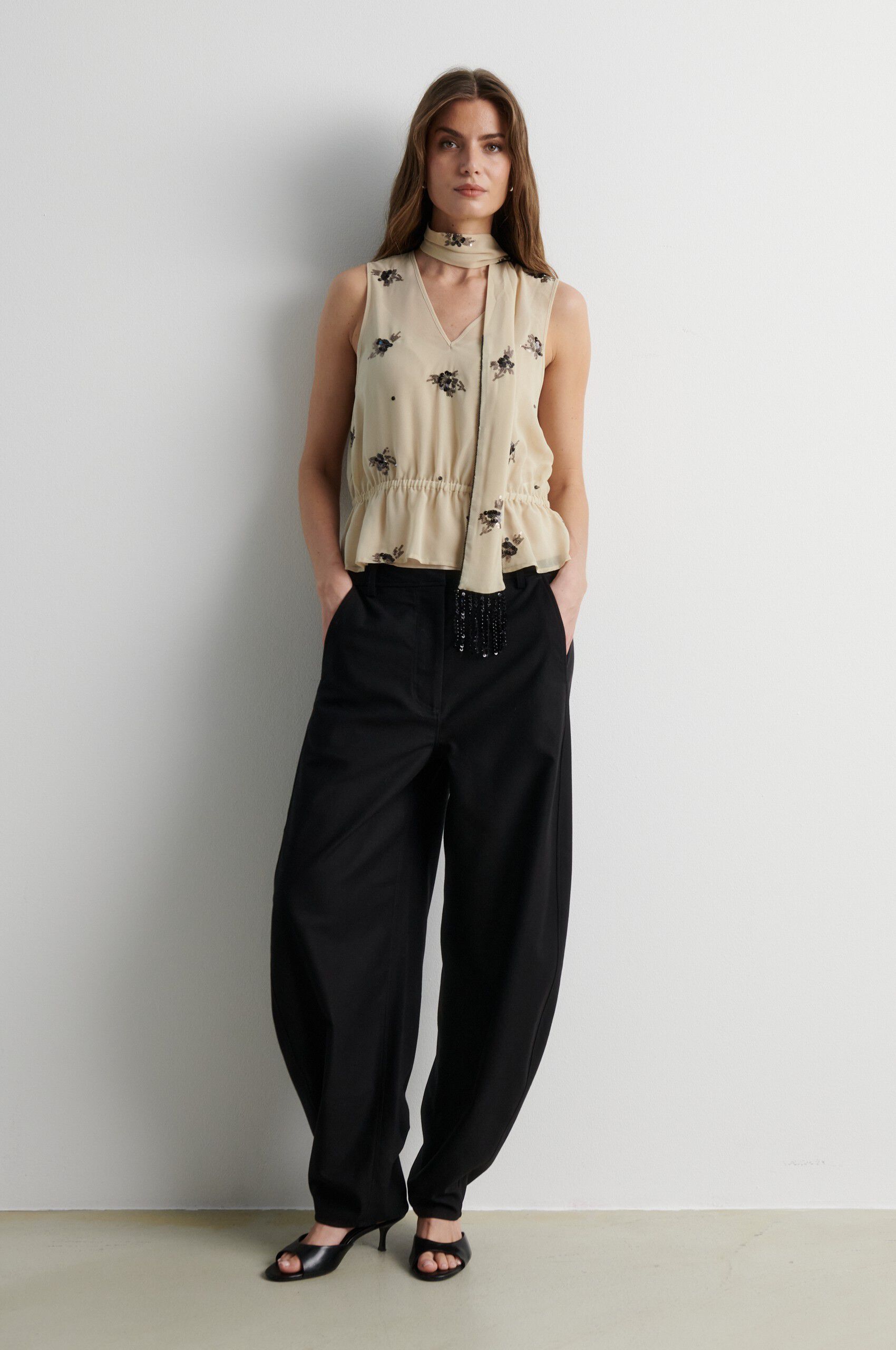 Blink Barrel Trousers