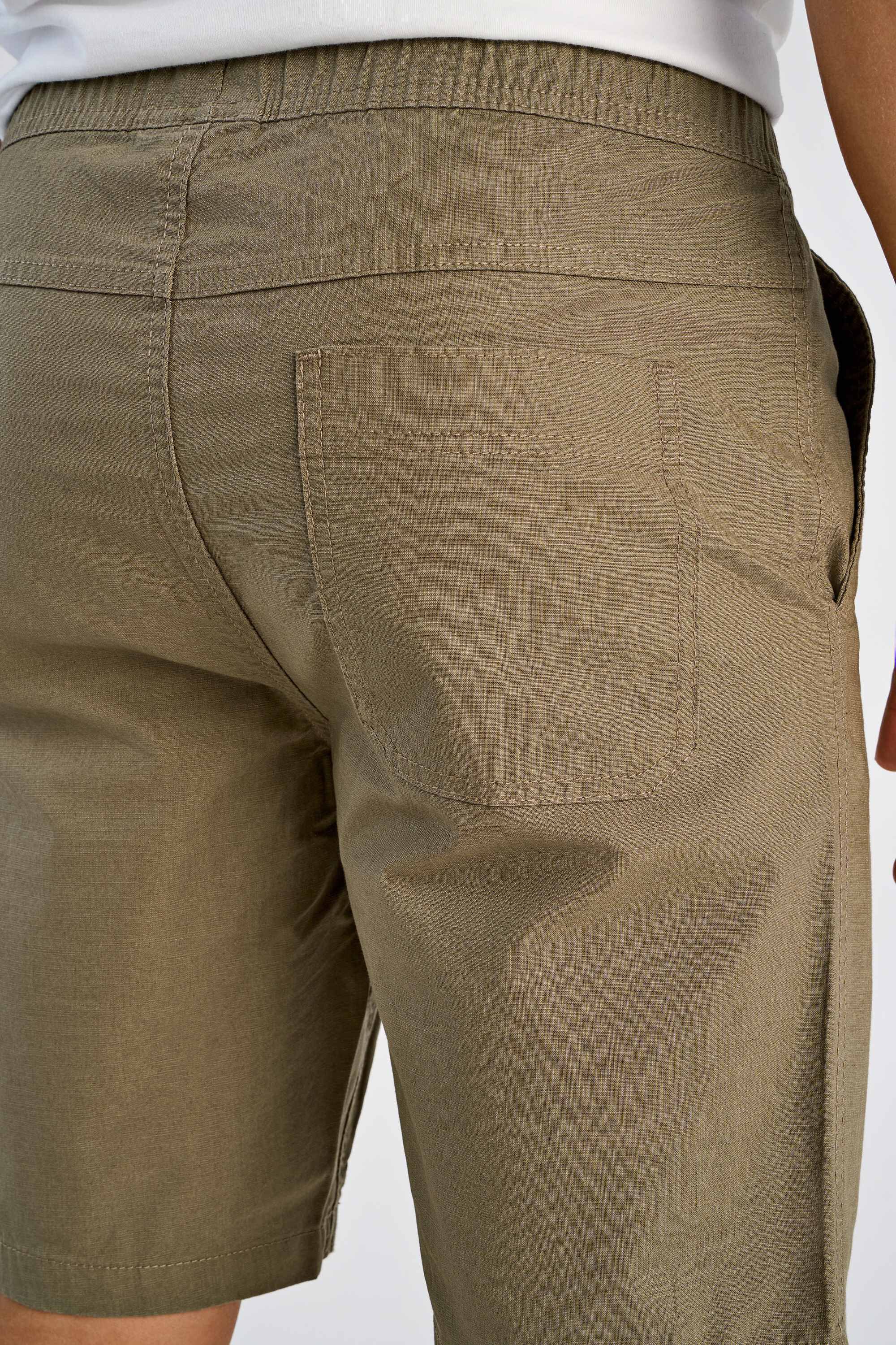 Elastic waist shorts