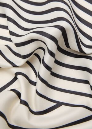 Geometric striped print scarf