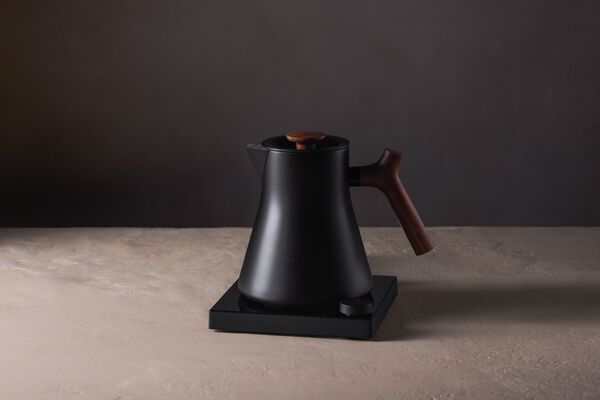 Corvo EKG Pro 0. 9L Matte Black + Walnut Handle