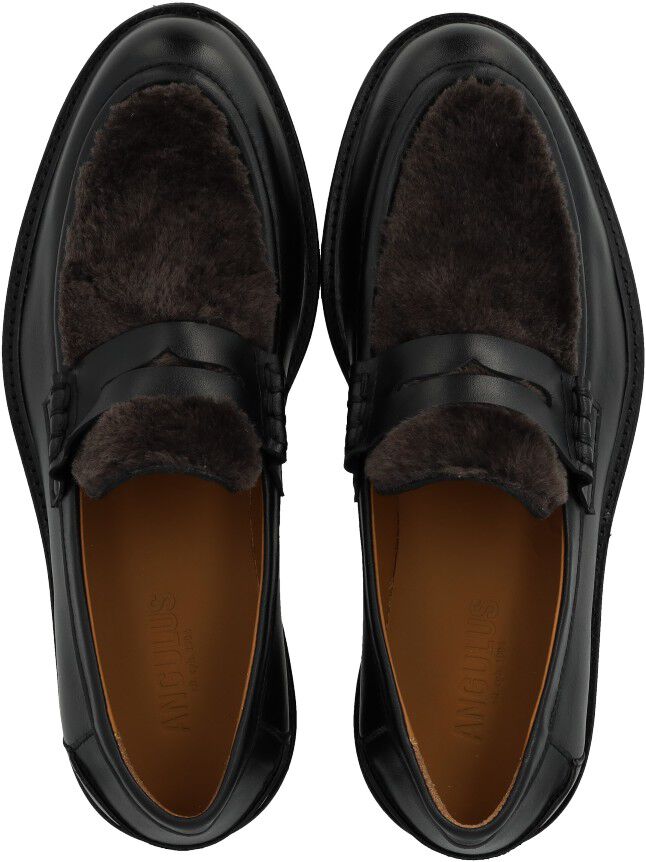 Penny loafer med bl&oslash;d pelsdetalje