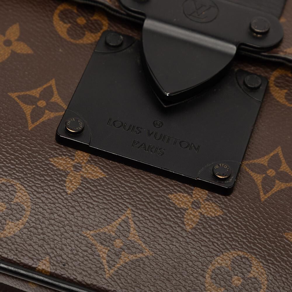 Louis Vuitton Clutch