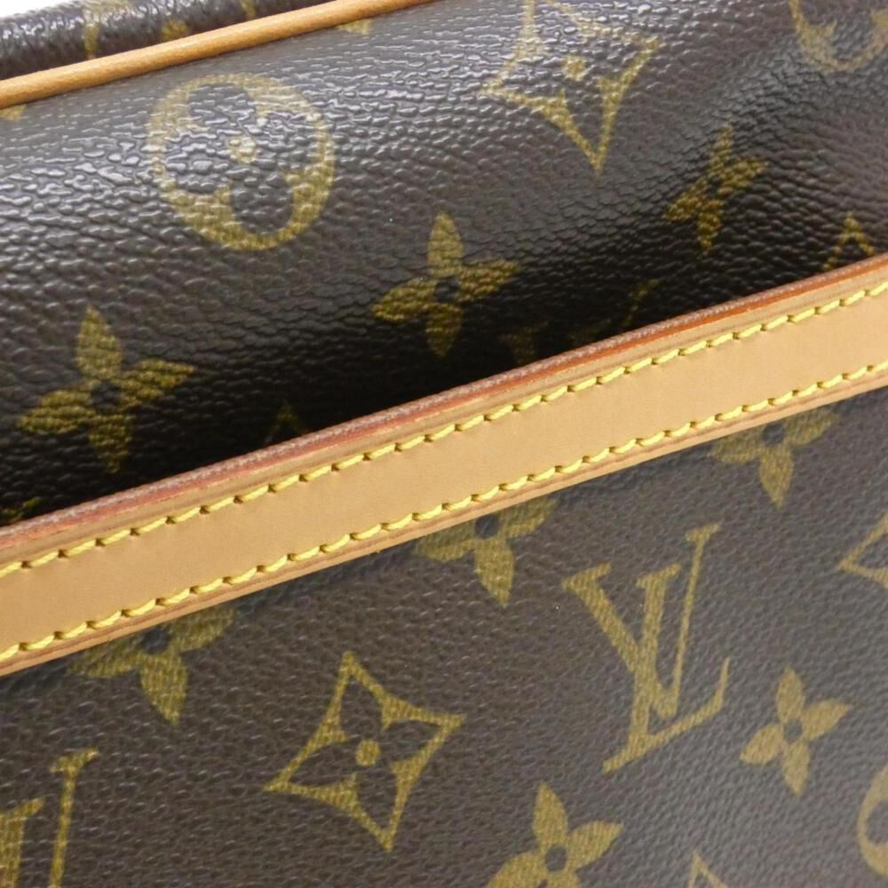 Louis Vuitton Shoulder Bags