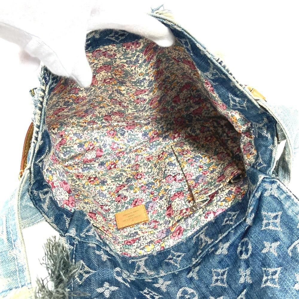 Louis Vuitton Messenger