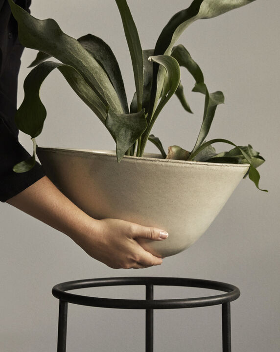 Daiza Planter, H47/Ø35, Ivory