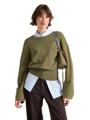 Strikket tr&oslash;je med en afslappet pas