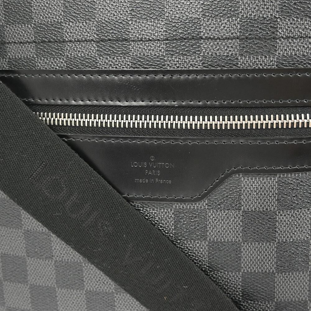 Louis Vuitton Messenger