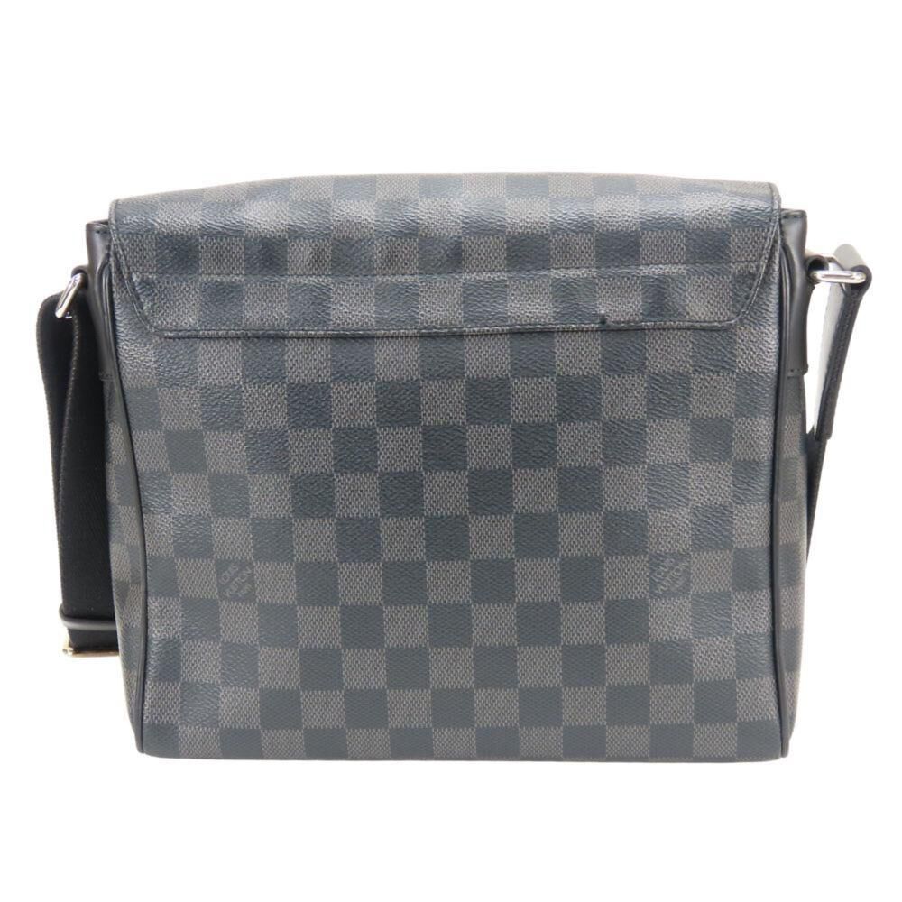 Louis Vuitton District