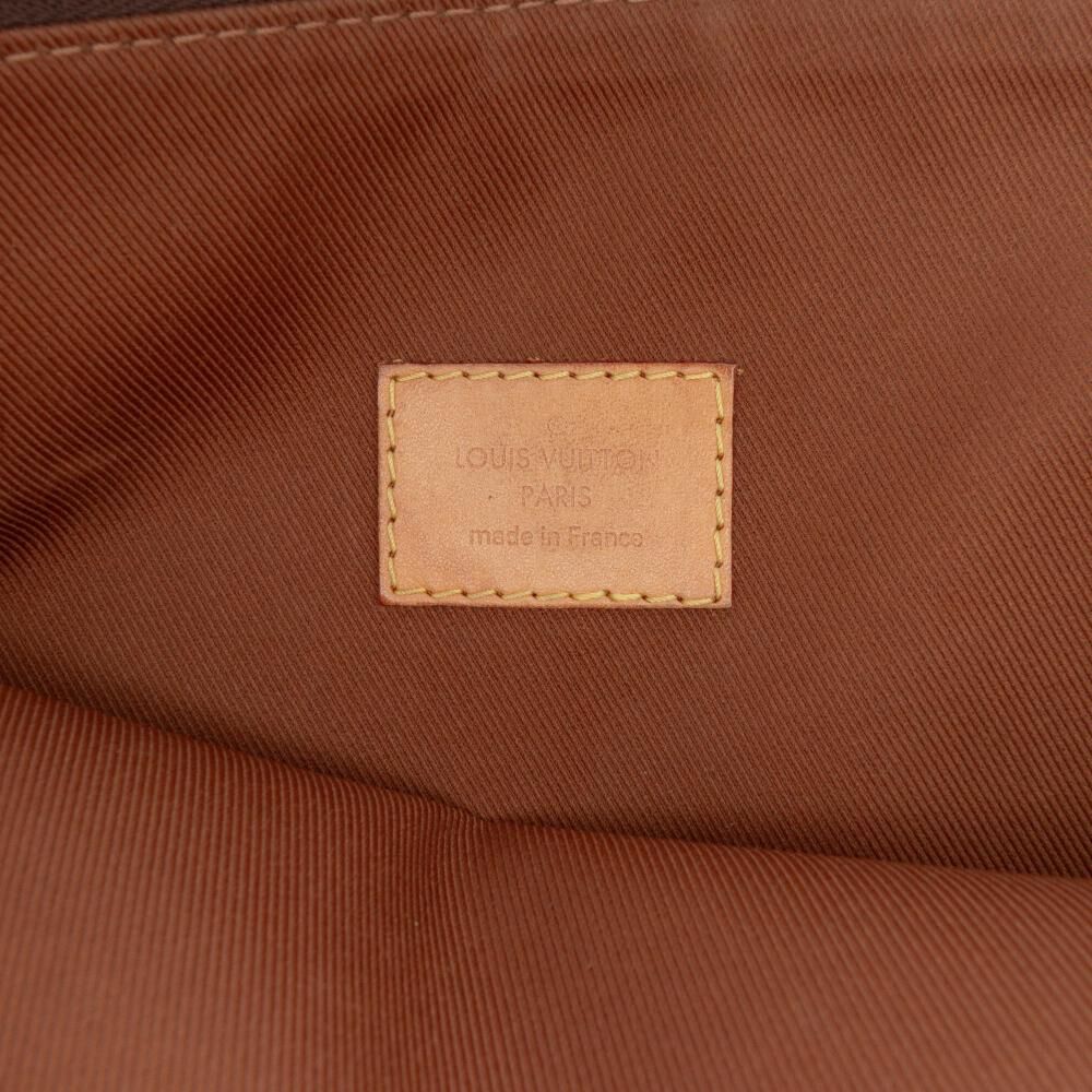 Louis Vuitton Clutch