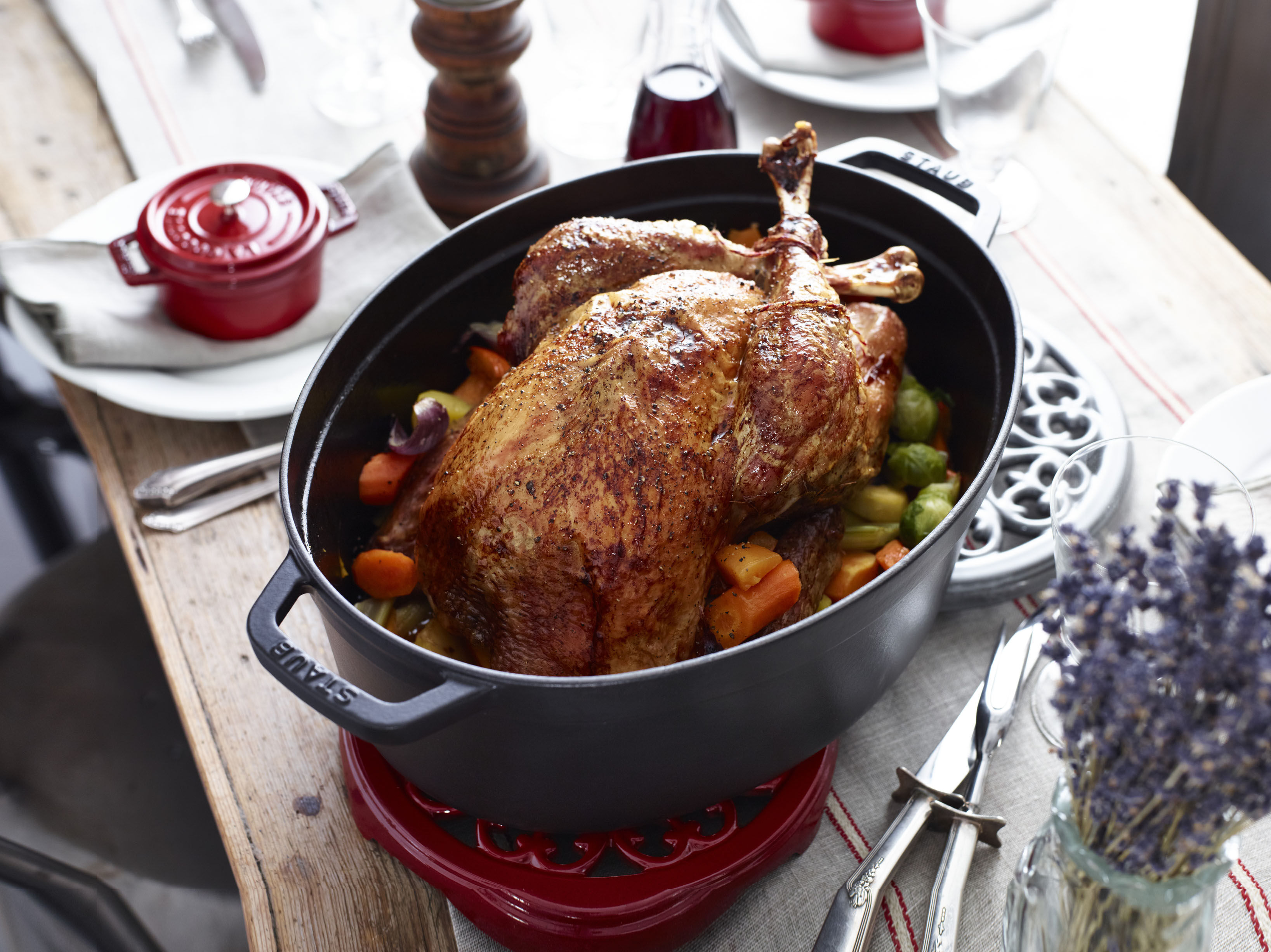 Gryta 29 Svart Oval Gjutj&auml;rn