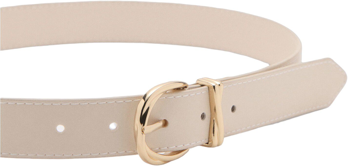 Oval buckle belt