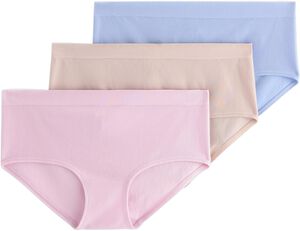 Soft, stretchy briefs with regular
