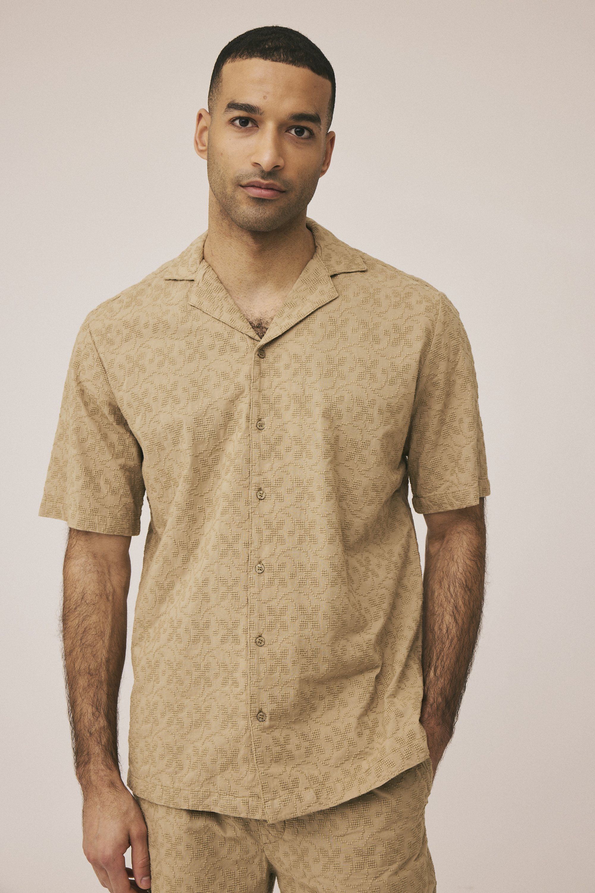 Kort&auml;rmade skjortor