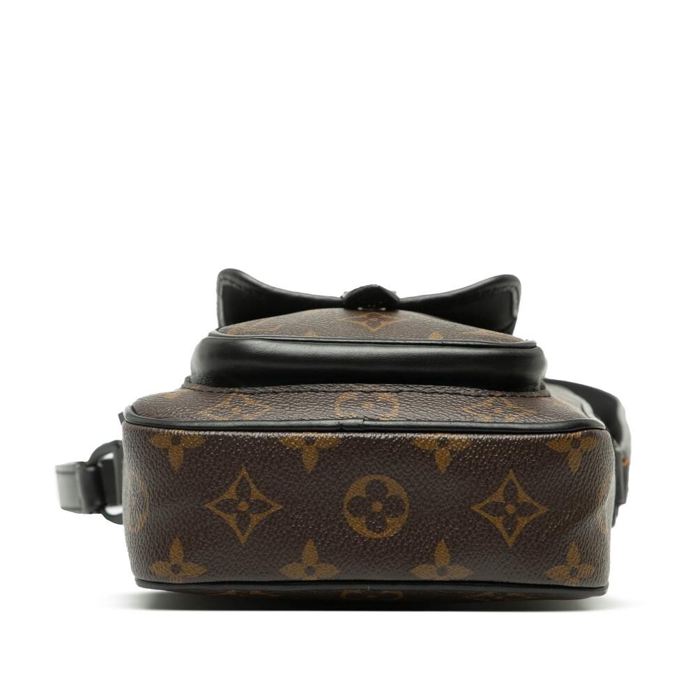 Louis Vuitton Shoulder Bags
