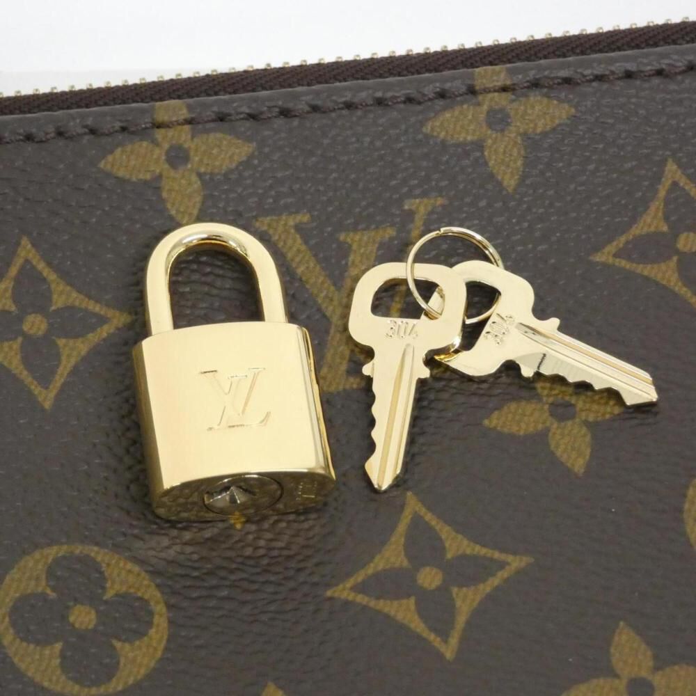 Louis Vuitton Clutch