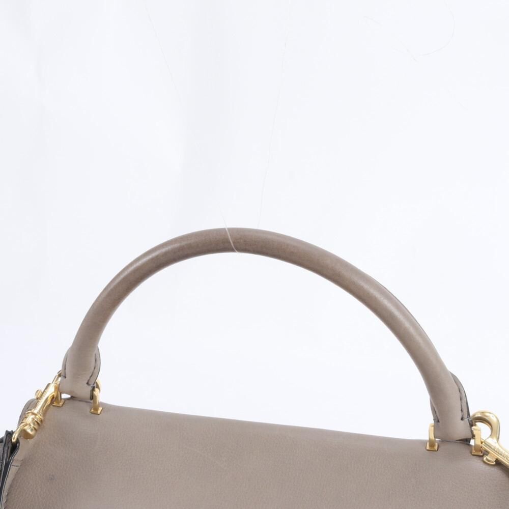 C&eacute;line Trapeze