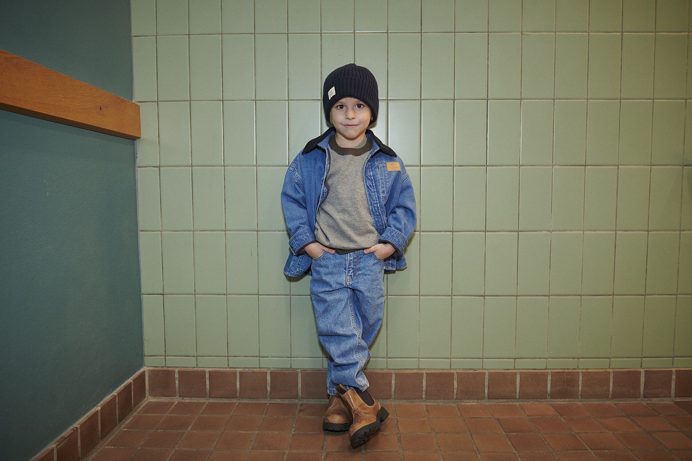 Denim Jacket w. Corduroy Collar