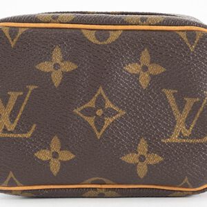 Louis Vuitton Clutch